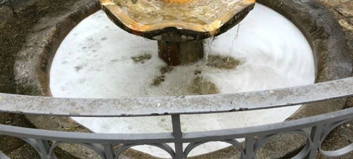 Κρήτη: Εριξαν χλωρίνη στο σιντριβάνι του Ηρακλείου -Εκεί που ξεδιψούν πουλιά και αδέσποτα